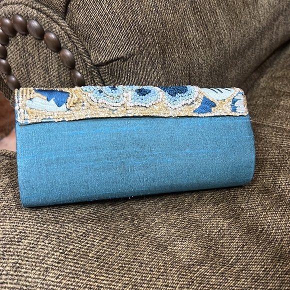 2 chic - Picture 2 of 9